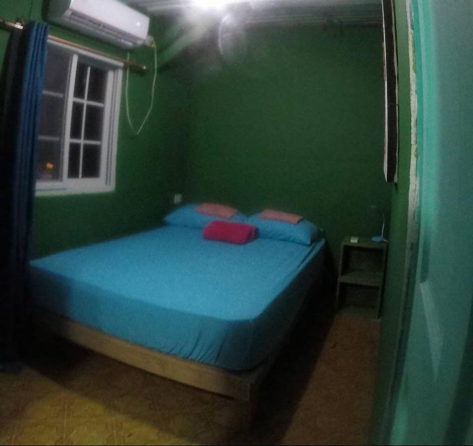 Twin Fin Hostels Bocas del Toro Exterior photo